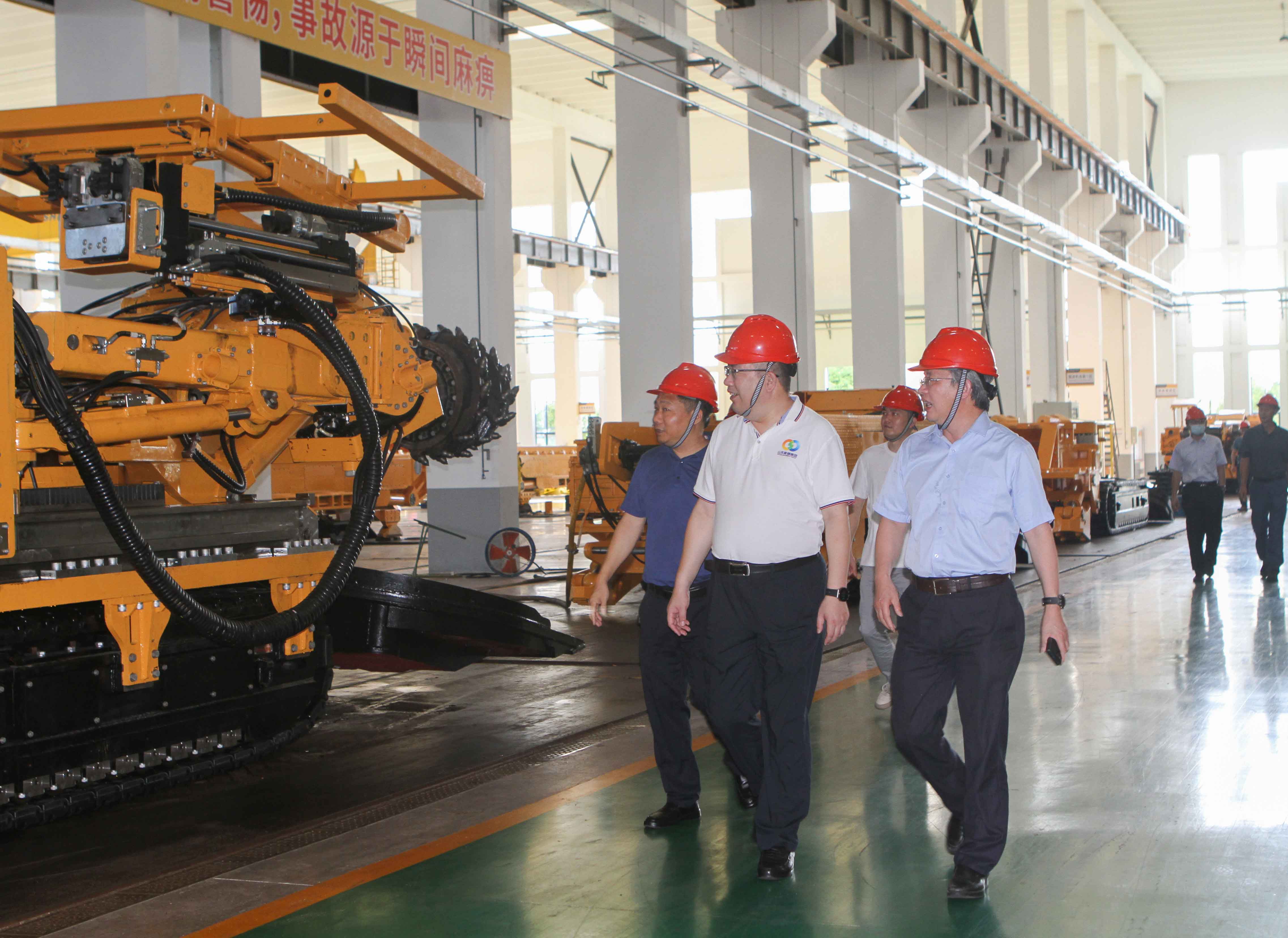 山能集團副總經理劉小平一行來我公司考察指導(圖1) 山能集團副總經理劉小平一行來我公司考察指導(圖1)