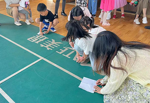 六一—折紙飛機(jī).jpg 六一—折紙飛機(jī).jpg