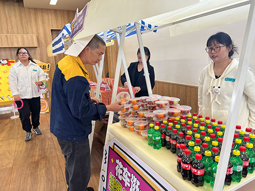 微信圖片_20251103143508_73_84.jpg 【喜迎食堂新篇章 共品舌尖幸福感】創(chuàng)力集團(tuán)食堂運(yùn)營(yíng)模式升級(jí)暨開業(yè)活動(dòng)取得圓滿成功(圖7)